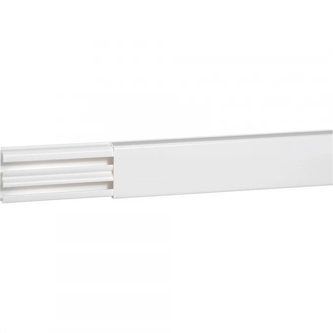 Мини-плинтус LEGRAND DLPlus 32x12,5 мм 2 отделения длина 2,1 м белый 030014 Мини-плинтус LEGRAND DLPlus 32x12,5 мм 2 отделения длина 2,1 м белый 030014
