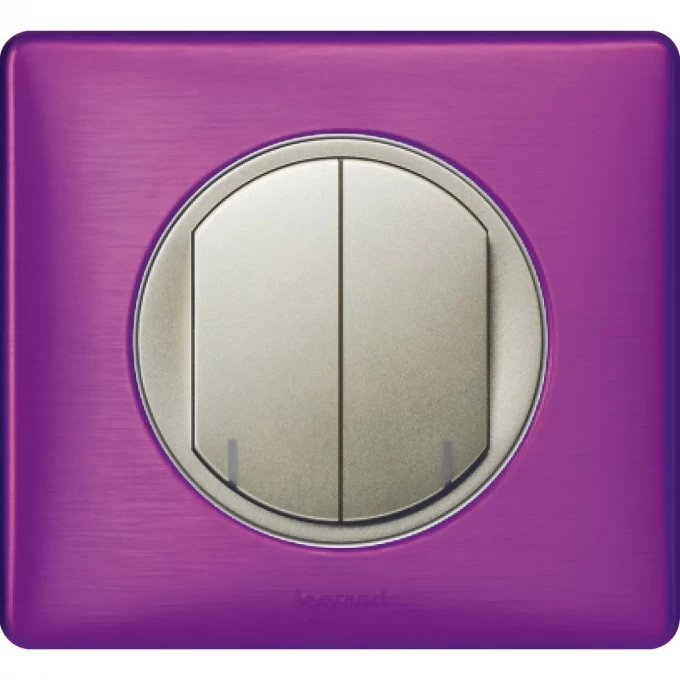Настенное плоское радиоуправляющее устройство LEGRAND MyHome Play Zigbee диммера 067229 Настенное плоское радиоуправляющее устройство LEGRAND MyHome Play Zigbee диммера 067229