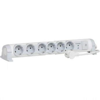 Удлинитель LEGRAND 6X2К+З 1,5м с УЗИП